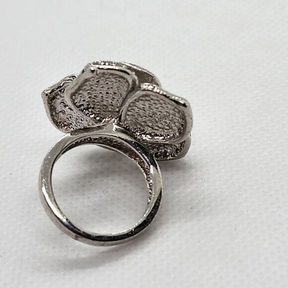 Vera & Co Brass Silver Tone & Clear Cubic Zirconia Flower Ring (5) - Picture 5 of 8